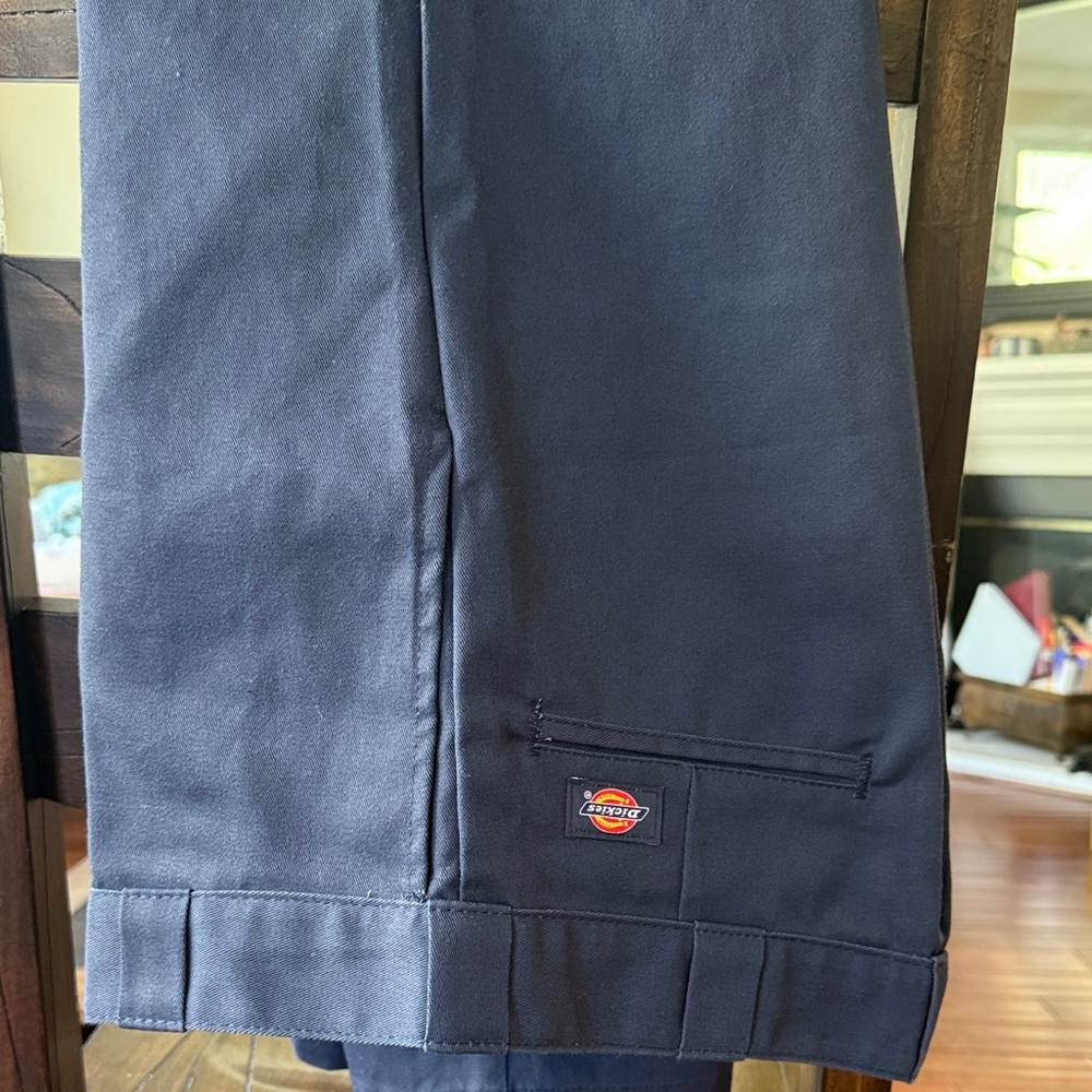 New 
Men’s Dickies Navy Straight-Leg Work Pants with Logo Patch